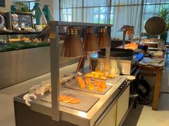 -海口绿发希尔顿酒店-田园汇贵州美食自助餐·三文鱼