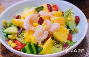 Organic Tri-Color Quinoa Mango Salad