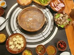 -阿山卓·野生菌火锅·纳西火塘烤肉