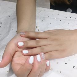 -潮店·虞妃妮轻奢美甲美睫馆