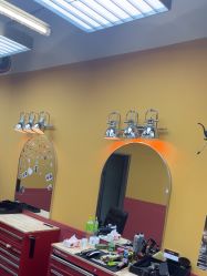 -Devilhands Barbershop男士理容店