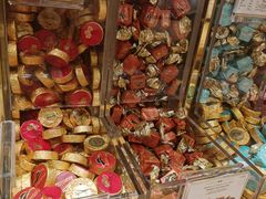 -VENCHI 闻绮(上海佛罗伦萨小镇店)