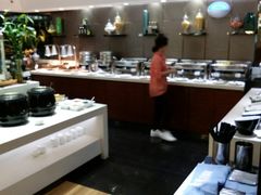-武汉光谷广场杨家湾地铁站怡程酒店