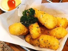 -Chom Cafe and Restaurant