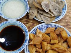 老北京炸咯吱-门框胡同百年卤煮(新街口店)