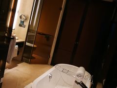 -三亚湾海居铂尔曼度假酒店