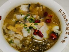 -渝是乎酸菜鱼·川渝小炒(新世界百货望京店)