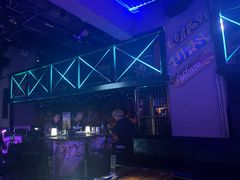 -UP嘻哈酒吧(粉巢店)
