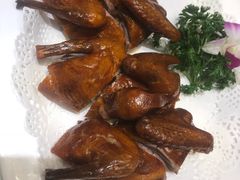 -榕树下海鲜馆(坪山路店)