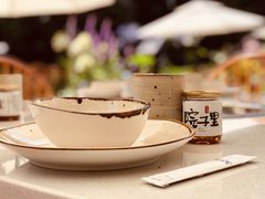 -墨居上隐·院子里火锅(峨眉店)