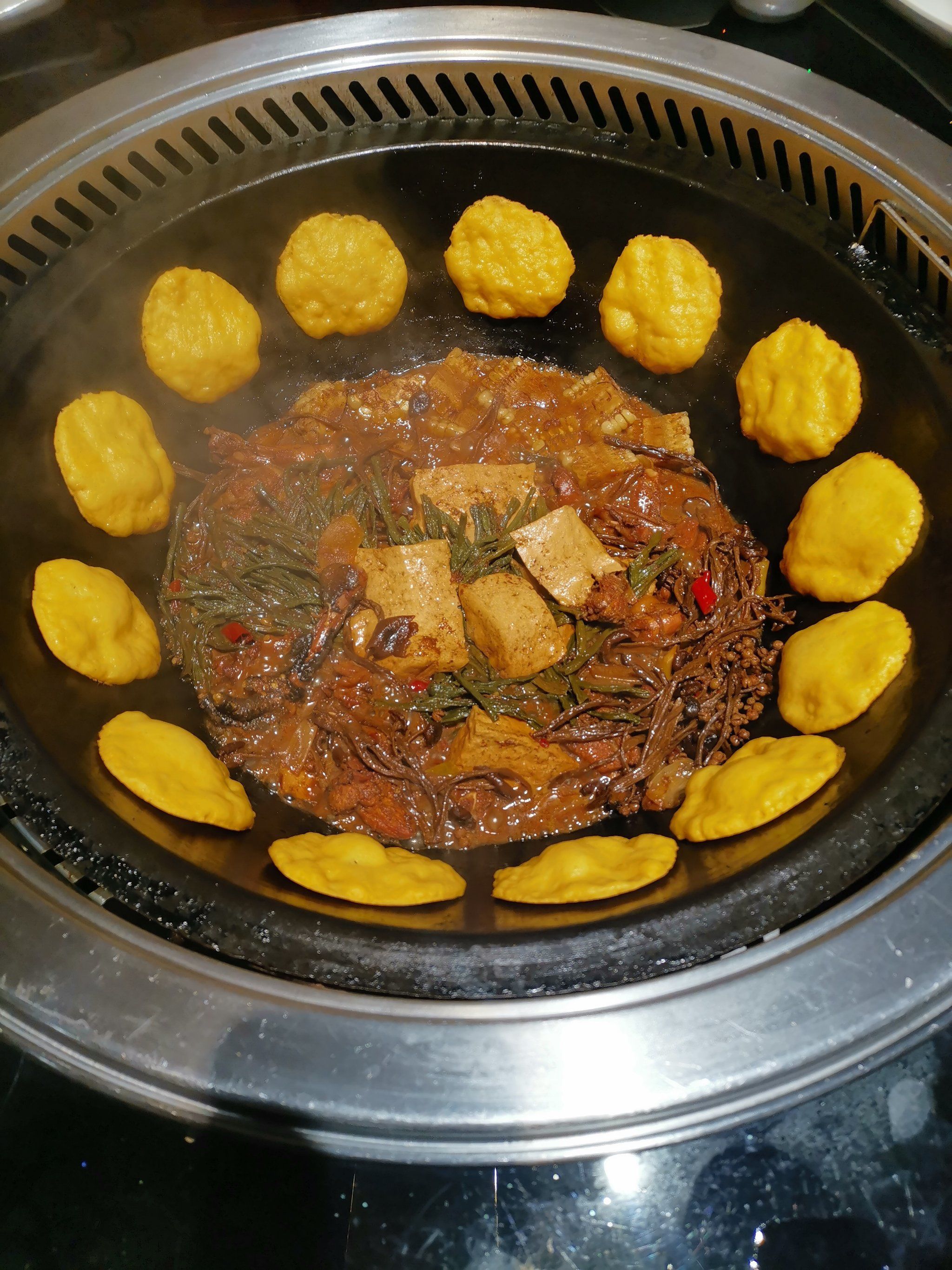 来了好几次
这次终于吃上赵锦记大锅台了[囧]
安阳最最最好吃的大