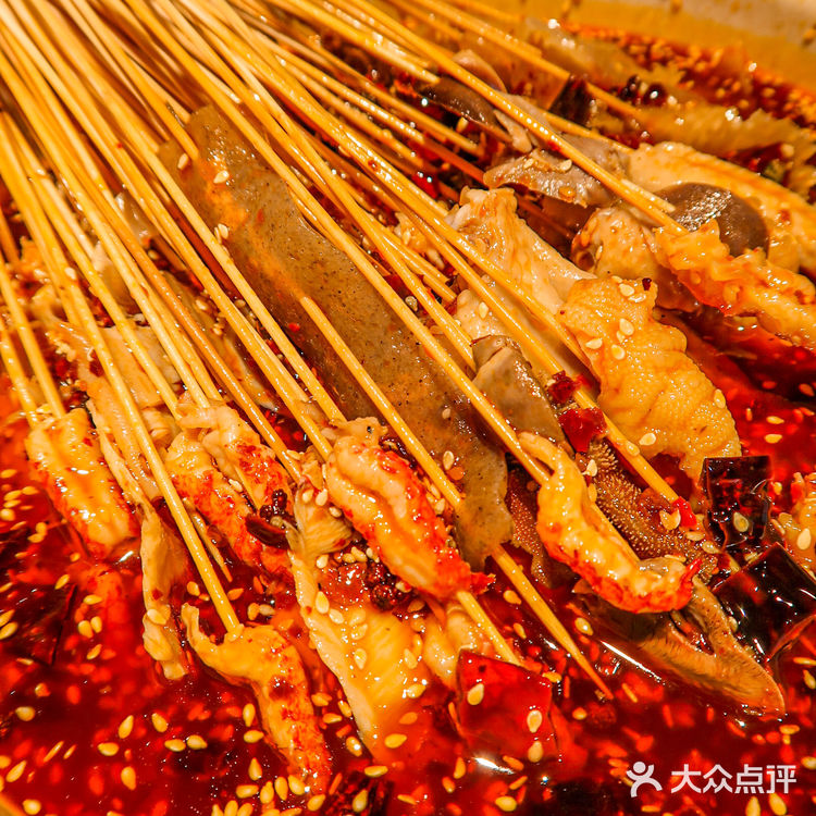 重庆最便宜的钵钵鸡!0.7元一串!人均20+