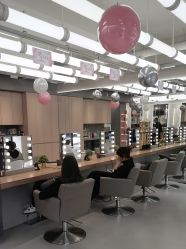 -Z.X HAIR SALON张新美业