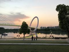 -南京眼步行桥