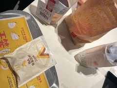 -麦当劳(上海虹桥站30B检票口楼上)