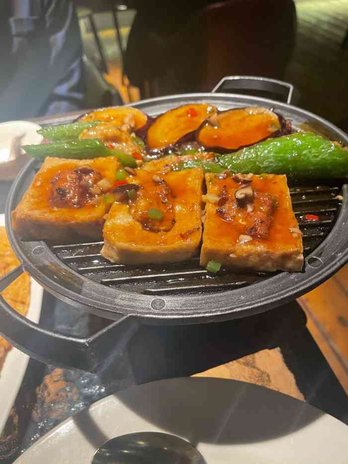 三摩地素食餐厅-"地点在咖啡一条街,首先环境很舒服,清幽雅.