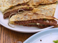 -溢心园香河肉饼总店