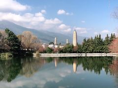 -三塔倒影公园