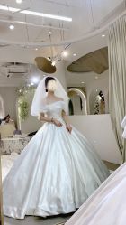 -艾米丽婚纱礼服