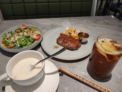 牛油果烤鸡沙拉-周沫西餐(嘉禾金铂天地店)