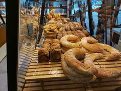 -Dough&Joe团憩(瑞虹天地月亮湾店)