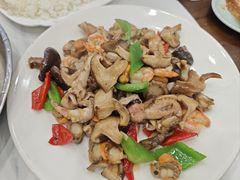 -鑫渔港海鲜本地菜·山海关浑锅(东戴河店)
