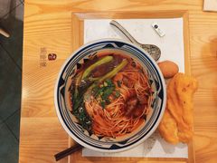 红烧牛肉米粉-头壹号 大油条·老长沙盖码饭(北辰店)
