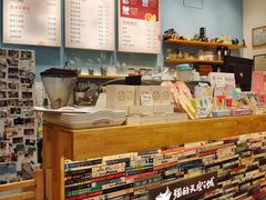 -猫的天空之城概念书店(杭州南宋御街店)