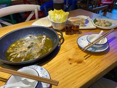 黄辣丁鲜鱼锅-小小河边鱼(天润城店)