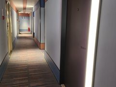 走廊-汉庭(罗湖口岸万象城店)