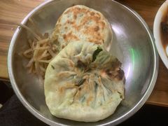 茴香鸡蛋馅饼-增盛魁小吃店