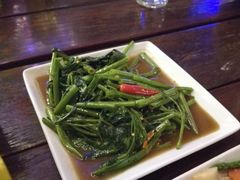 -Green Tree Rest. & Pub