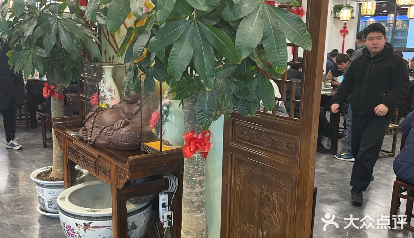 奥灶面 生意兴隆 好吃小贵