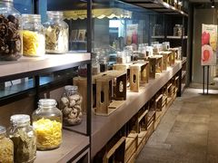 面包甜点陈列柜-食间牛排(湖西路店)