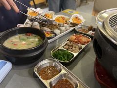 -围炉肉舍•炭烤活鳗•丹东海鲜烤肉(步行街店)