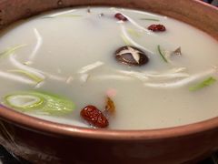 -三人行骨头王火锅(长寿店)