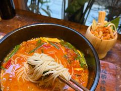 -银米·云南传统过桥米线(双廊黑金冠店)