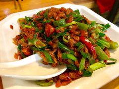 -临江餐馆二楼美食部落