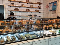 面包甜点陈列柜-81BAKERY(大学路店)