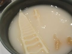 花胶炖南宋傍林鲜-湖滨28中餐厅·西湖宴·杭州君悦酒店