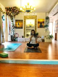 -闺蜜瑜伽·普拉提女性塑形馆