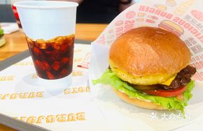 Burg乐 Signature Cheese Beef Burger