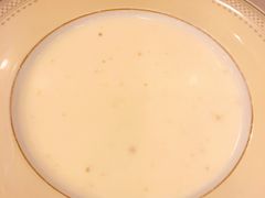 奶油松茸蘑菇汤-莫斯科餐厅