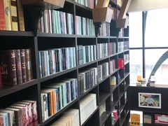 -钟书阁(松江泰晤士小镇店)