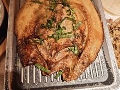 罗布传统泊烤鱼-耶里夏丽·新疆菜·28年喀什老馆(田林东路店)