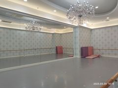 -Isee灰姑娘(龙湖狮山天街店)