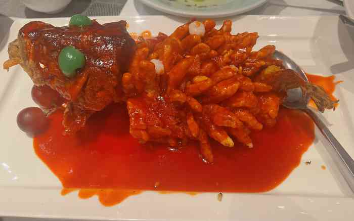 松鹤楼(台基厂店)-"点心不错 很有特色 就是座位稍少 还得等.