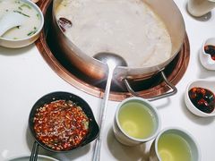 -洪氏嗨捞·猪肚鸡火锅(阳光天地店)