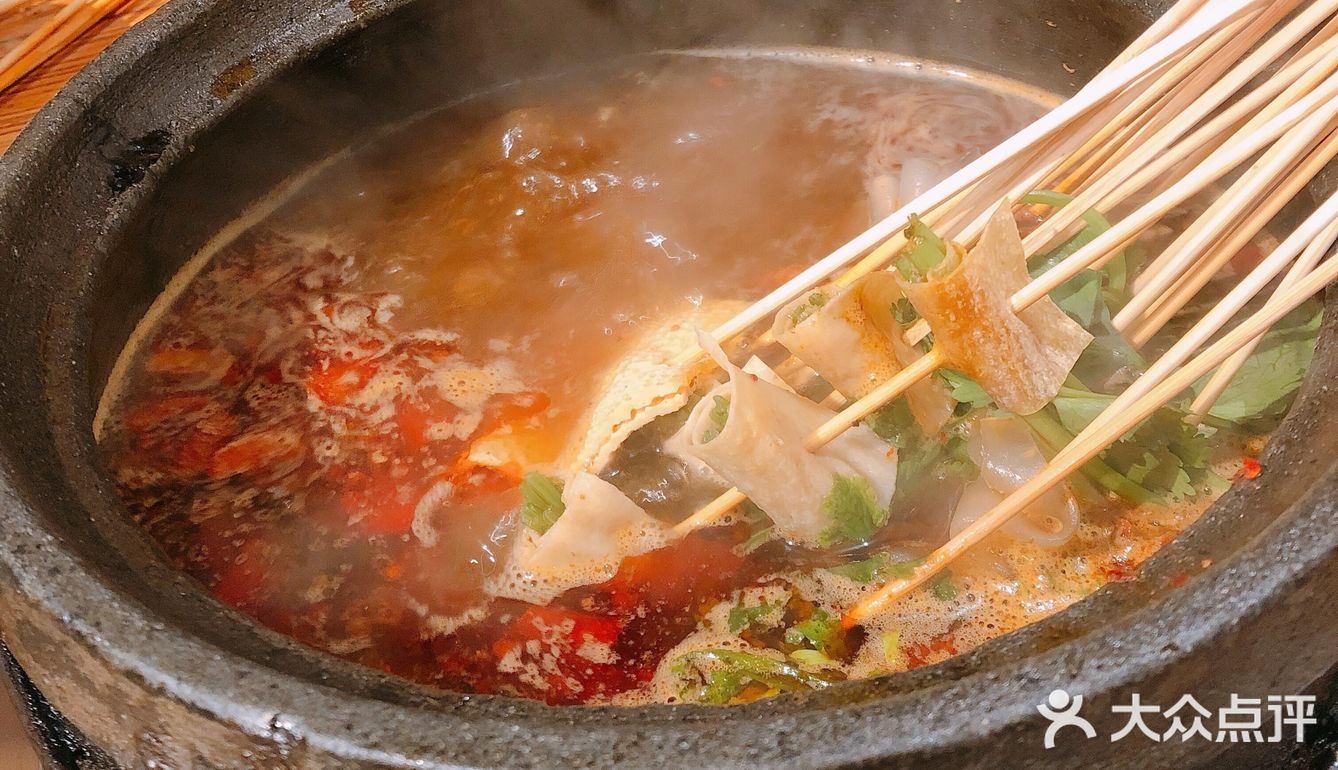 他家秘制的小料很好吃 腊肠 牛肉 脑花