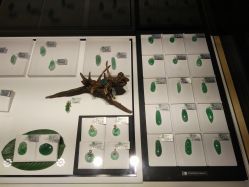 -北京七彩云南翡翠珠宝旗舰店(月坛店)